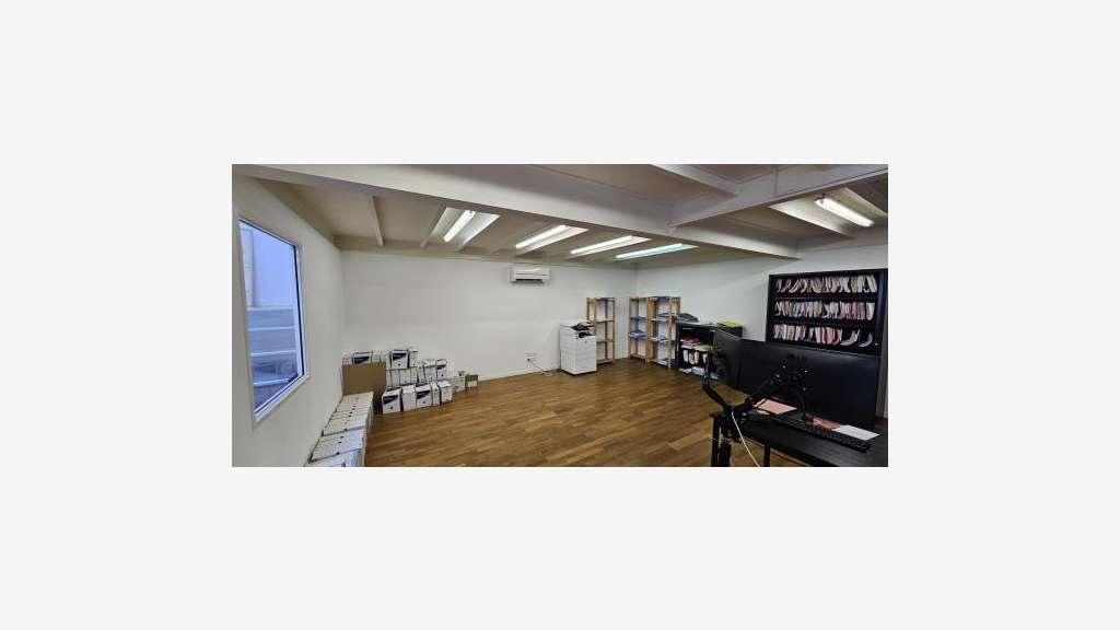 Location grand local calme de 400m² Marseille 01