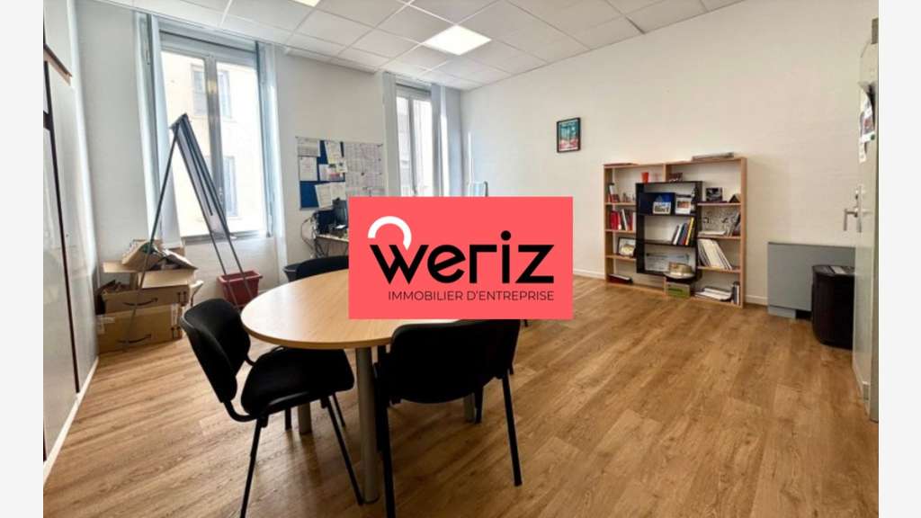 Loue bureaux 184m² à Marseille 13001 rue Beauvau