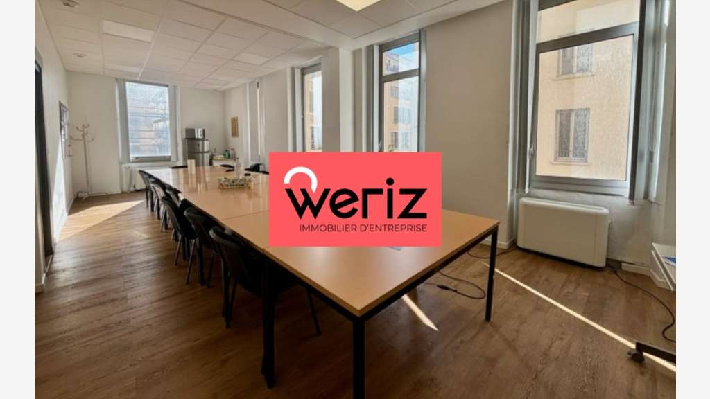 Loue bureaux 184m² à Marseille 13001 rue Beauvau