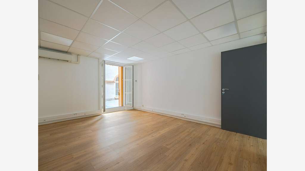 A louer bureau 131m² Marseille 1er République
