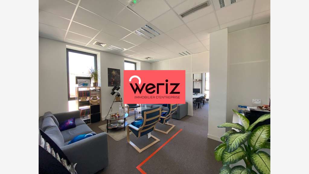 vous propose à la location, deux surfaces de