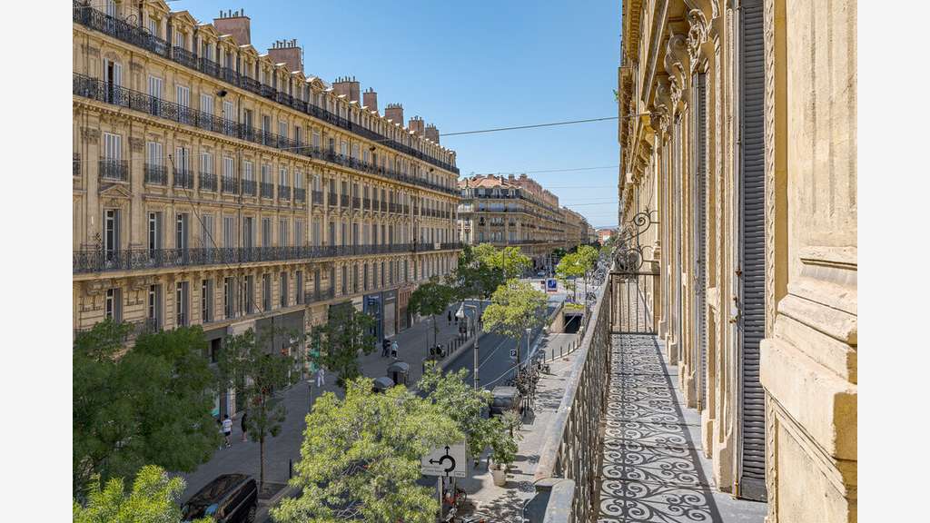 Location bureaux 100m² rue République Marseille