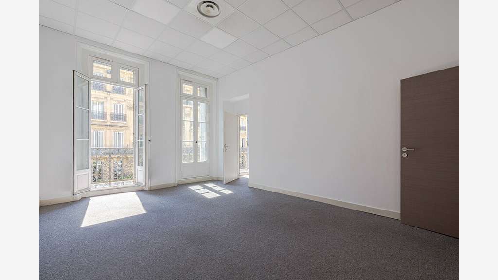 Location bureaux 100m² rue République Marseille