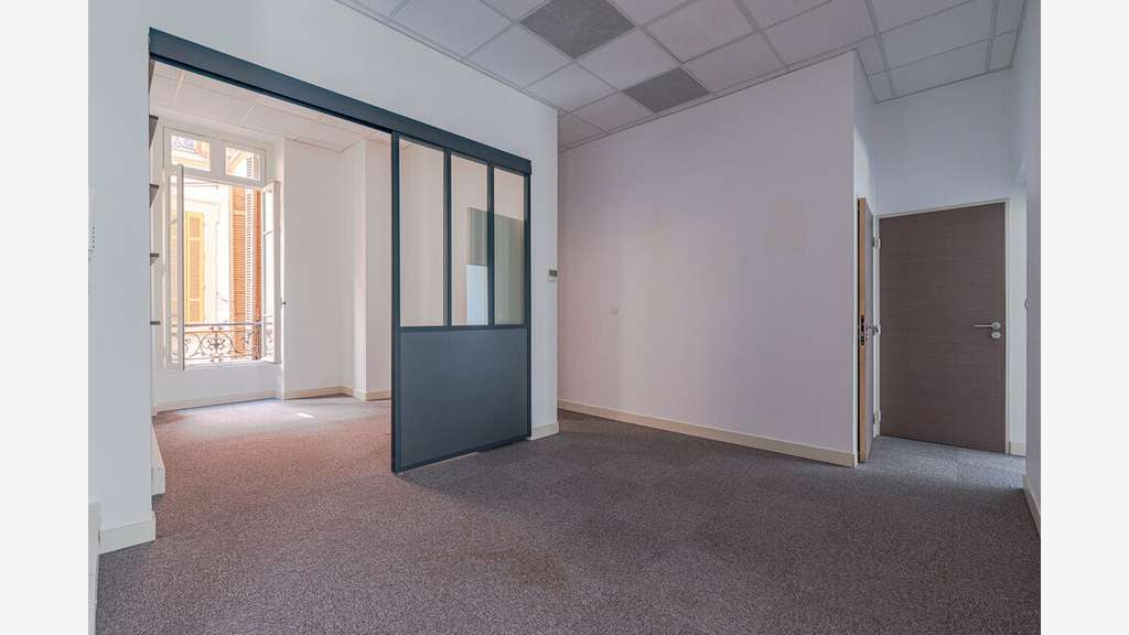 Location bureaux 100m² rue République Marseille