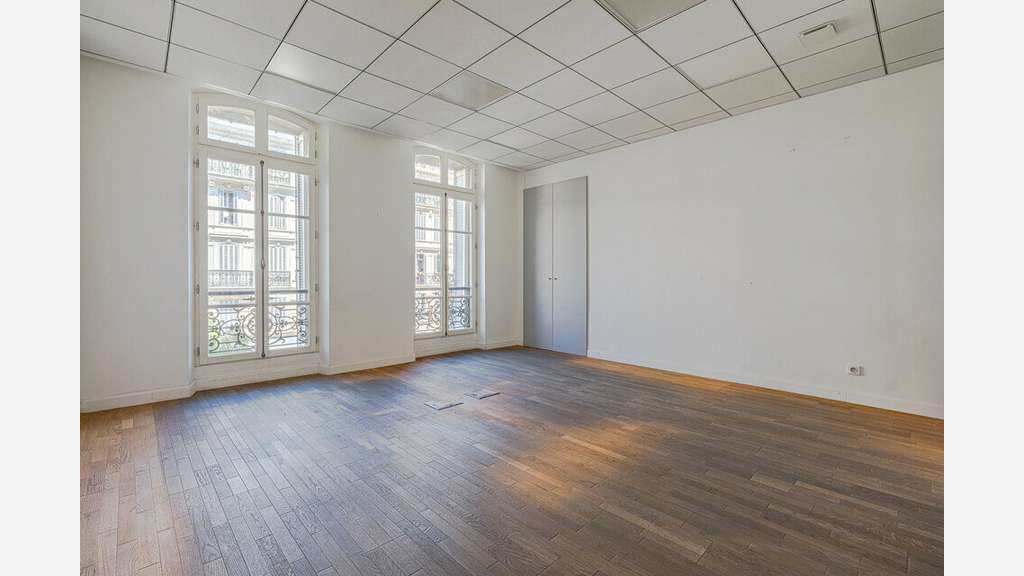 Location bureaux 143m² empl N°1 Marseille 13001