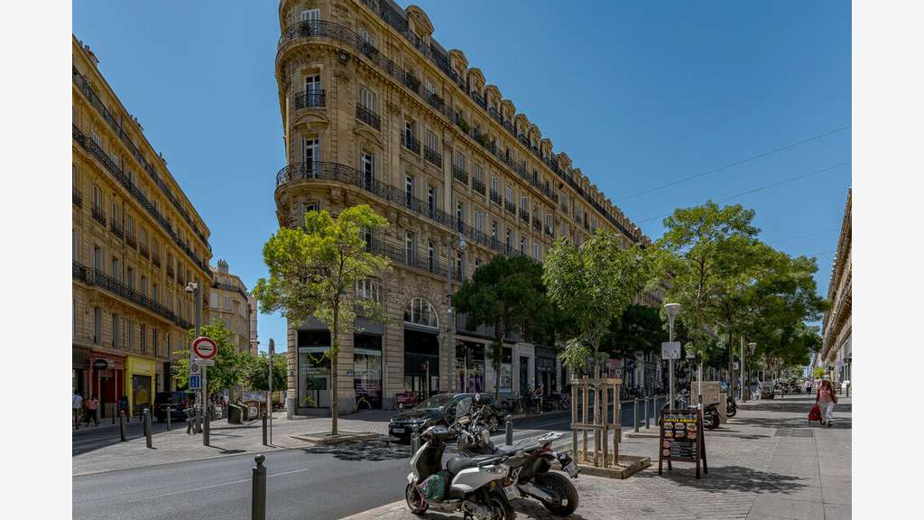 Location bureaux 143m² empl N°1 Marseille 13001