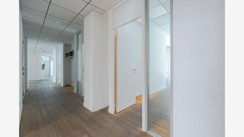 Location bureaux 143m² empl N°1 Marseille 13001
