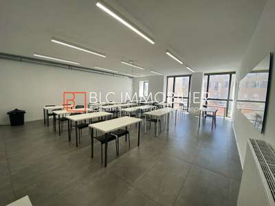 Bureaux lumineux à louer R+3 322m² La Joliette