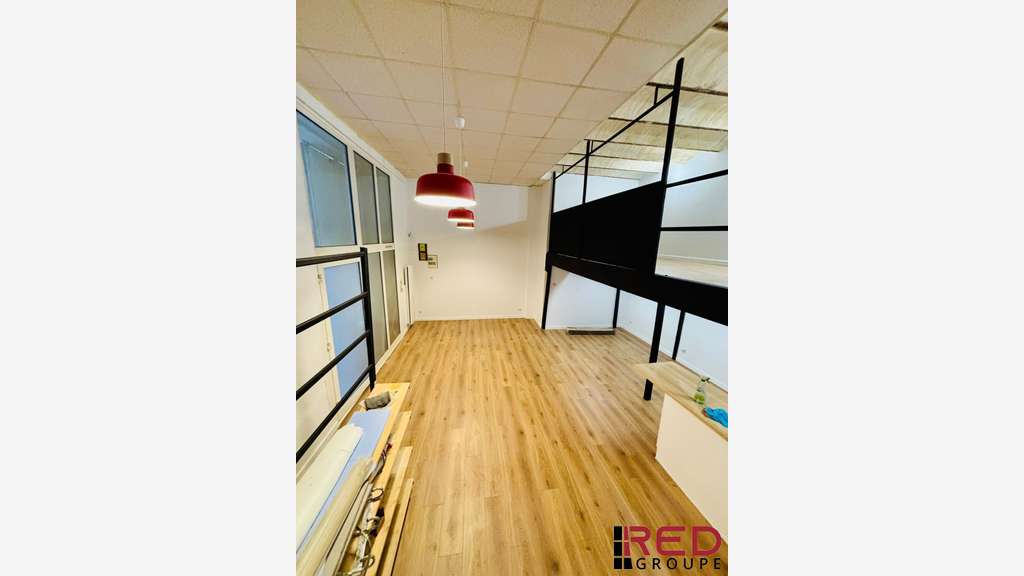 Bureau 87m² à louer à Marseille 2e La Joliette