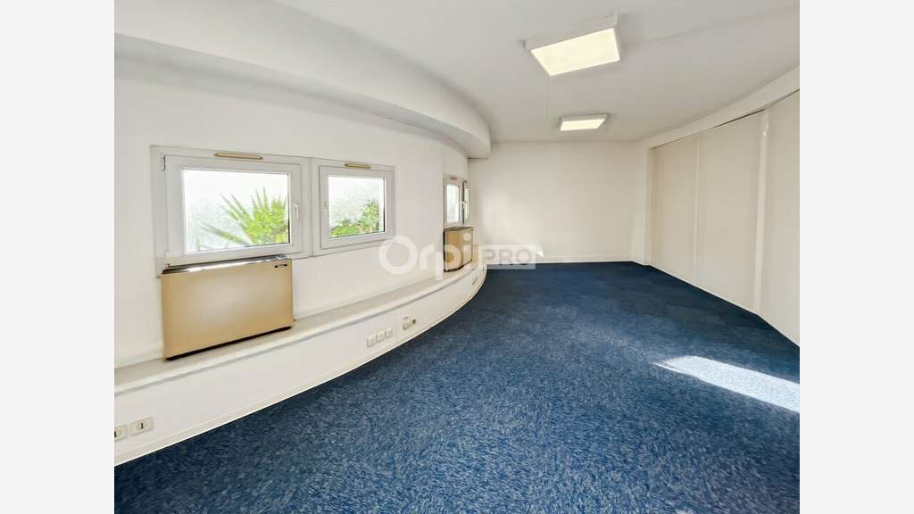 Bureau de 22m² à 30m² à louer à Marseille 2e