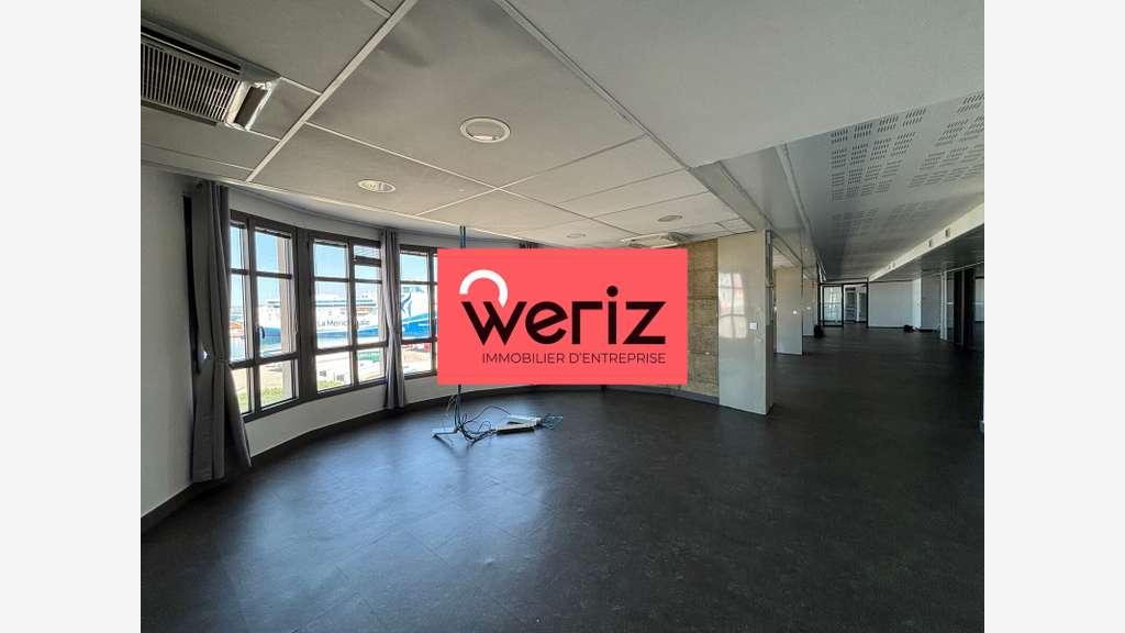 vous propose à la location une surface de bu