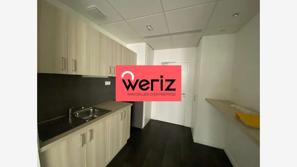 A louer bureaux 380m² en RDC à Marseille 13002