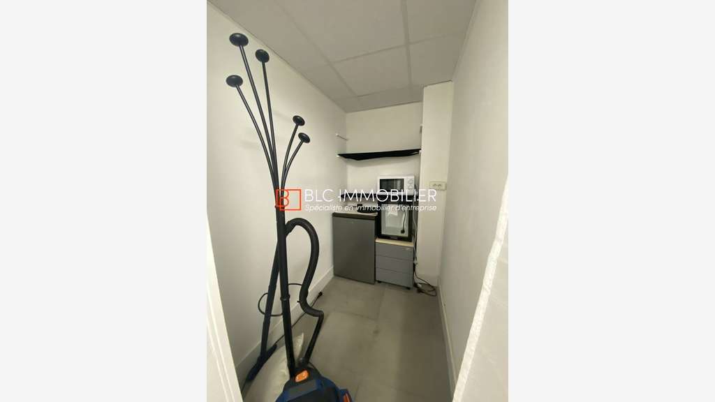 Bureaux avec vitrine à louer 65m² à Marseille 4e