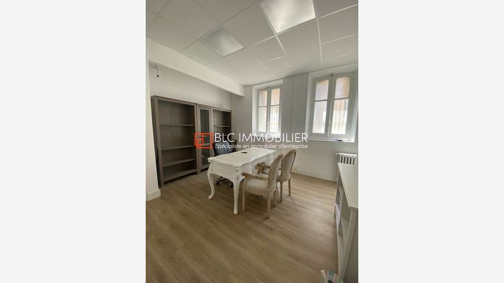 Bureaux avec vitrine à louer 65m² à Marseille 4e