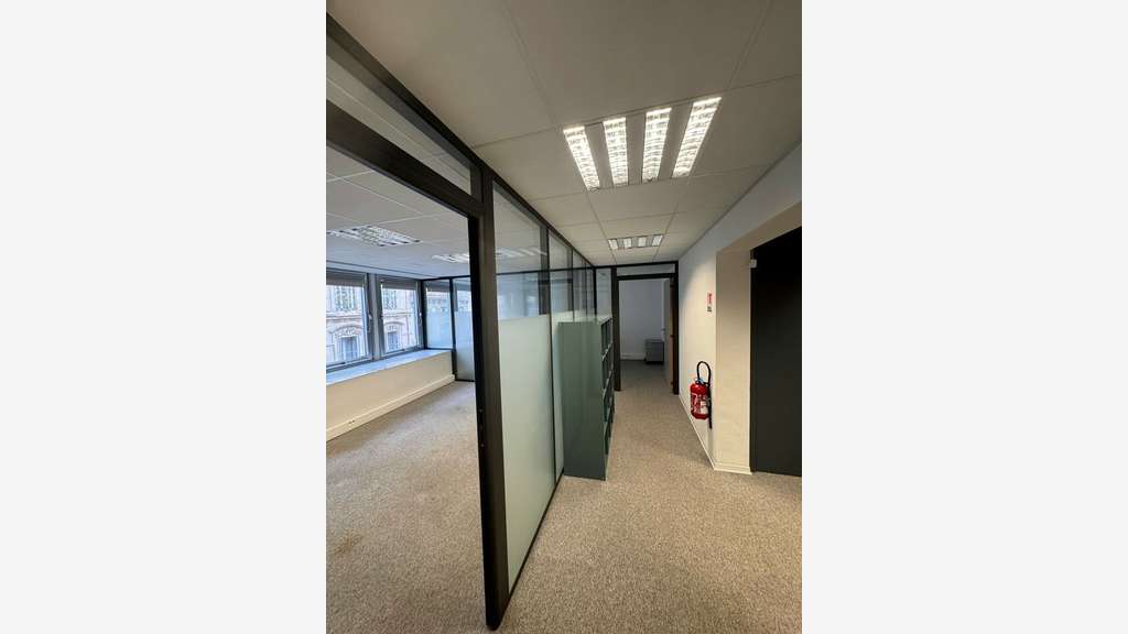 A louer bureaux de 127m² à Marseille 13006 Vauban