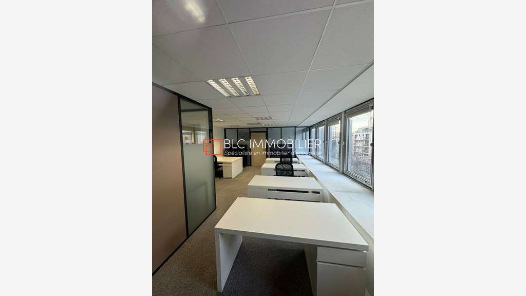 A louer bureaux de 127m² à Marseille 13006 Vauban