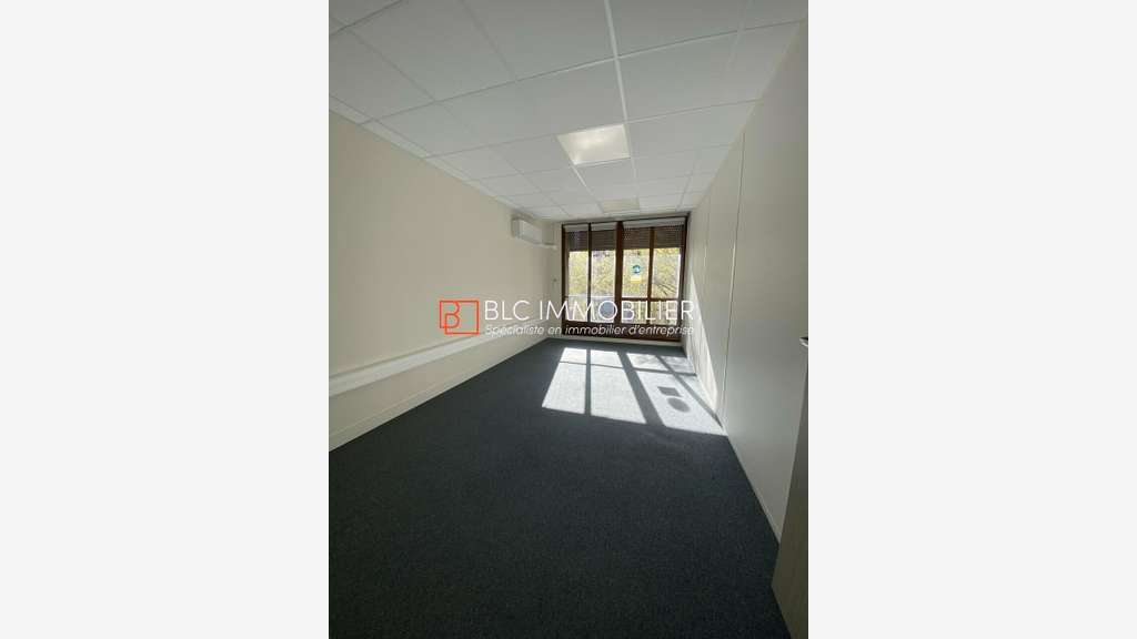 Bureaux 525m² à louer à Marseille Castellane 13006