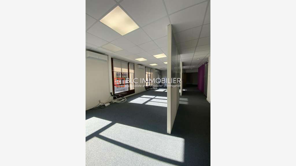 Bureaux 525m² à louer à Marseille Castellane 13006