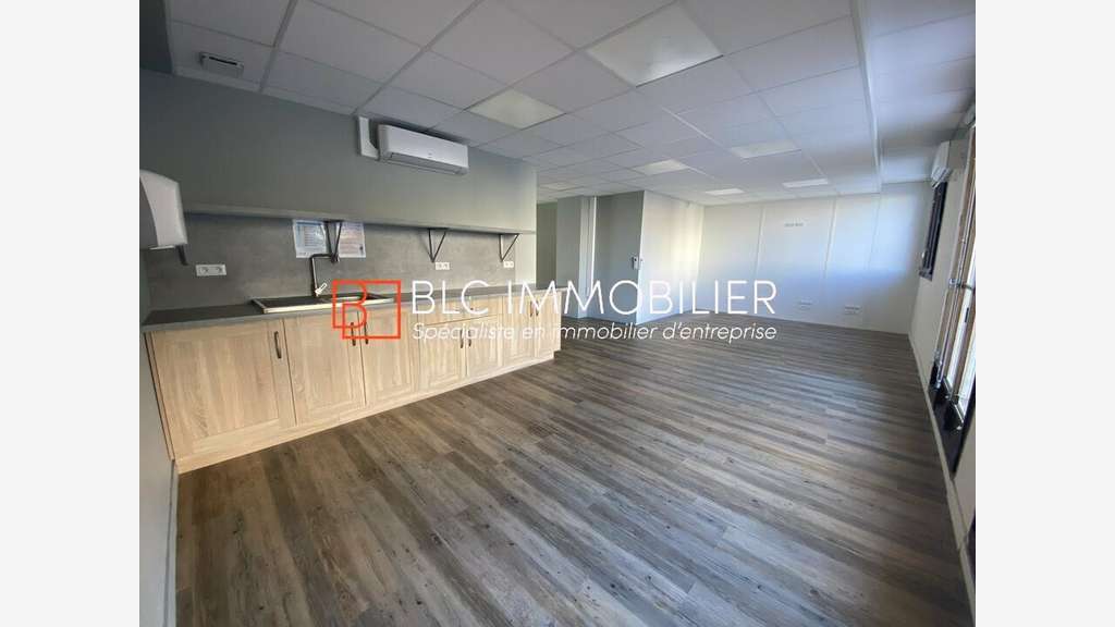 Bureaux 525m² à louer à Marseille Castellane 13006