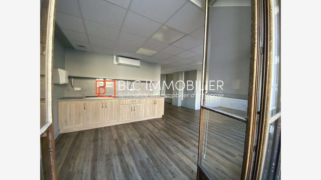 Bureaux 525m² à louer à Marseille Castellane 13006