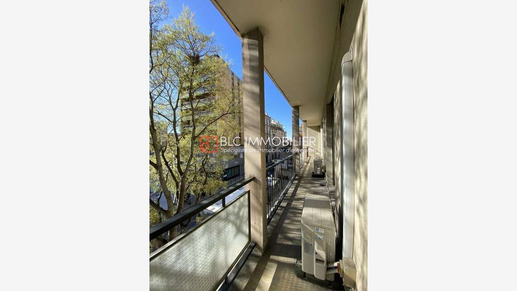 Bureaux 525m² à louer à Marseille Castellane 13006
