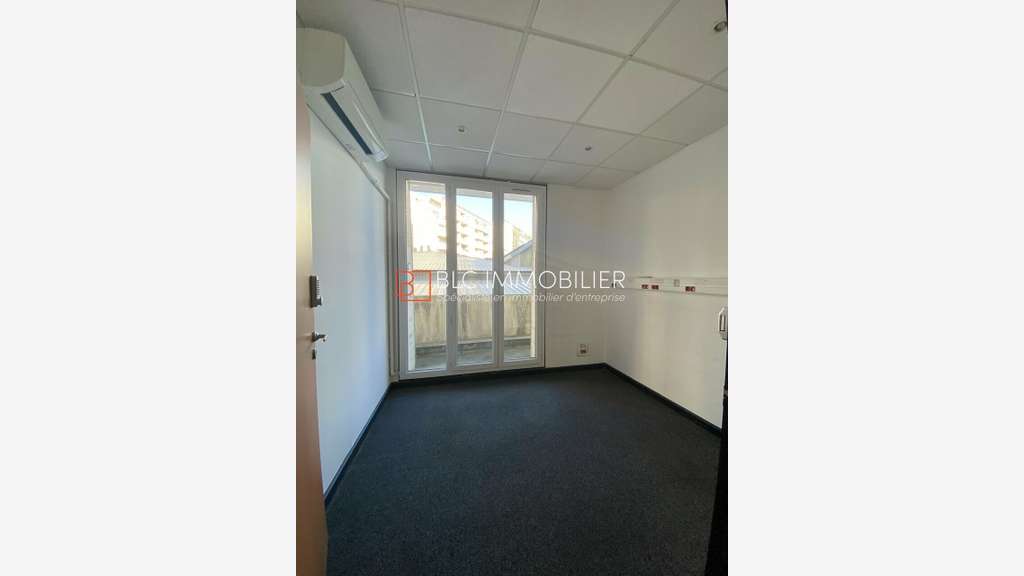 Bureaux 570m² R+1 à louer Castellane Cantini 13006