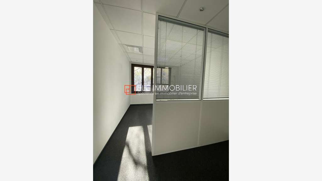 Bureaux 570m² R+1 à louer Castellane Cantini 13006