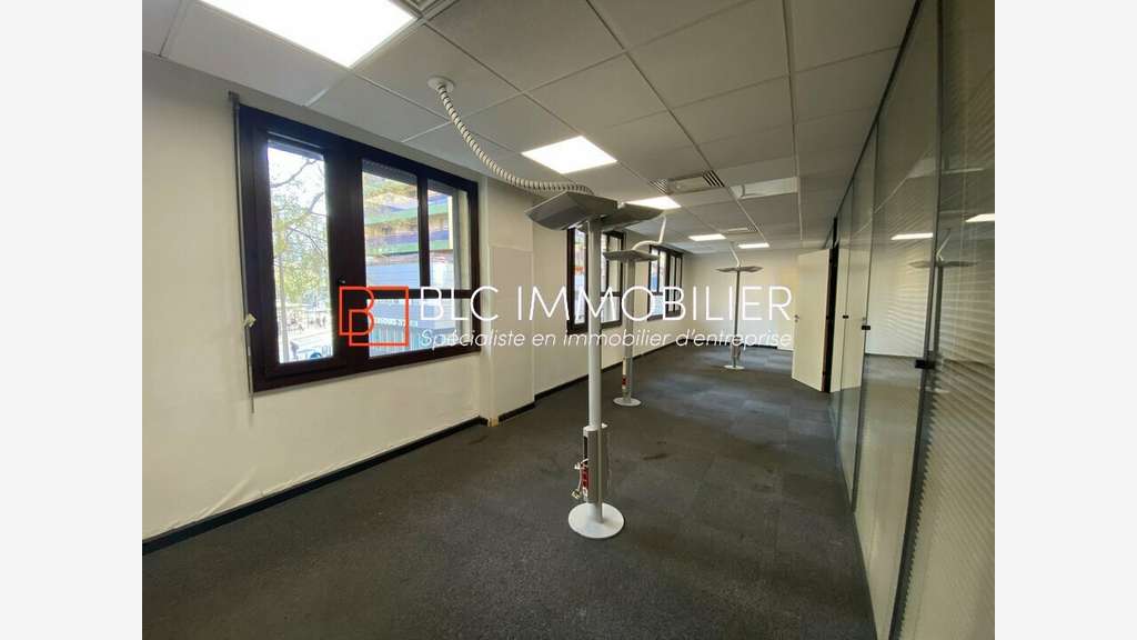 Bureaux 570m² R+1 à louer Castellane Cantini 13006