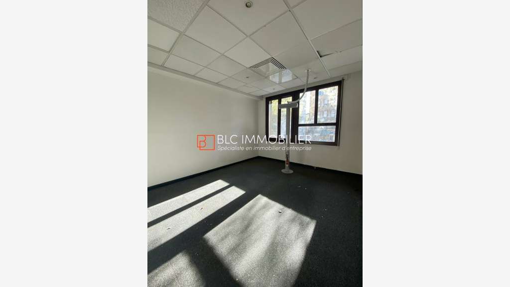 Bureaux 570m² R+1 à louer Castellane Cantini 13006