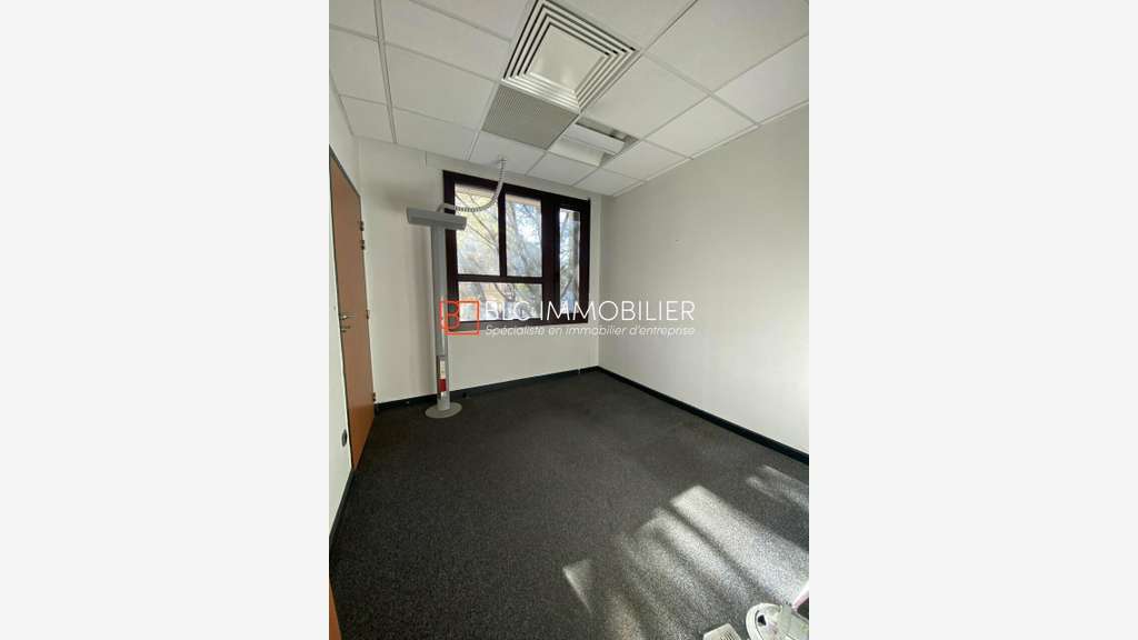 Bureaux 570m² R+1 à louer Castellane Cantini 13006