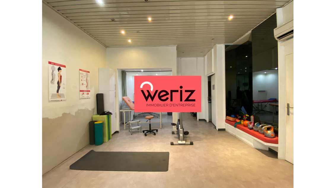 À louer, bureau d'une superficie de 138 m² non div