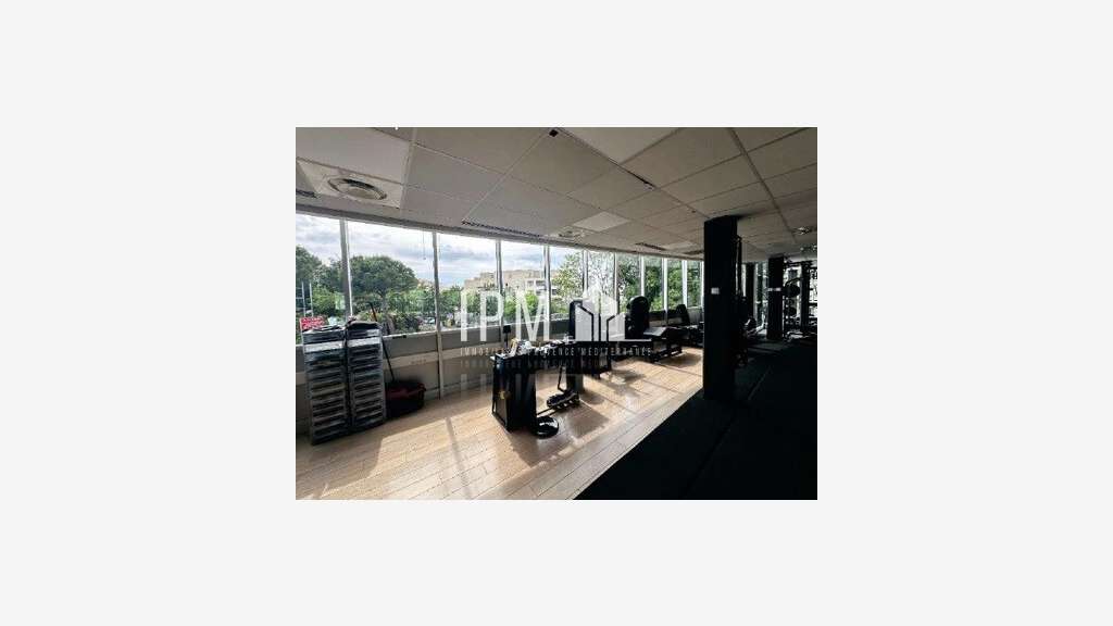 Local 329m² à louer Bonneveine 13008