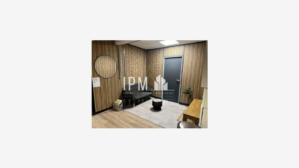 Local 329m² à louer Bonneveine 13008