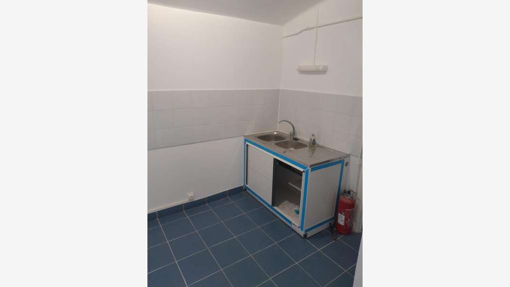 A louer local professionnel 49m² Montredon 13008