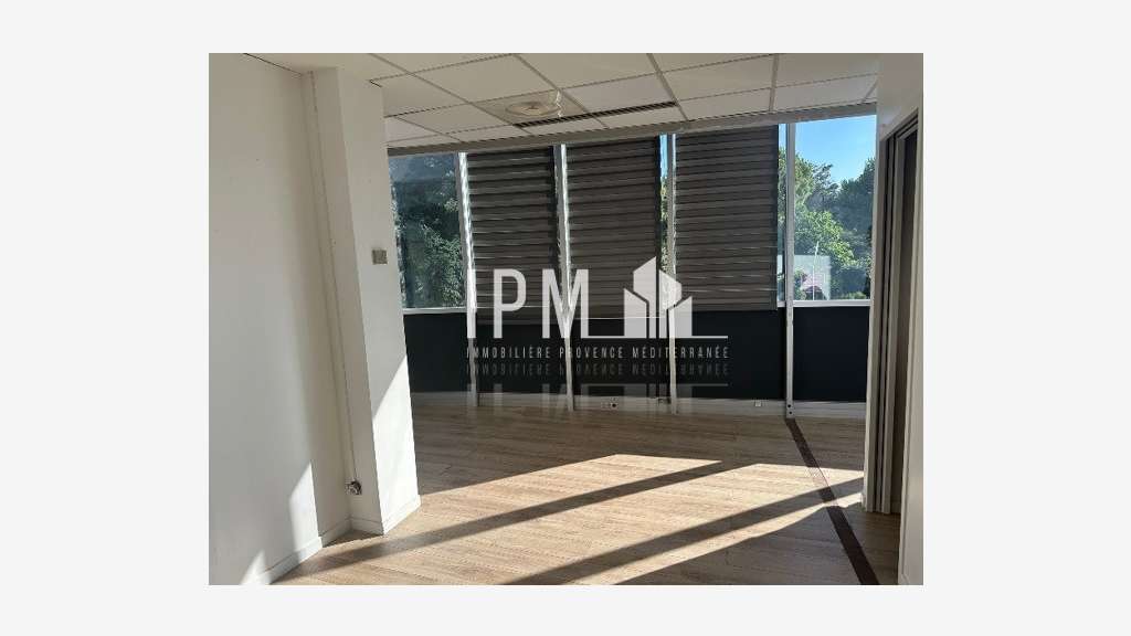 Bureau 35m² R+1 à louer Bonneveine 13008