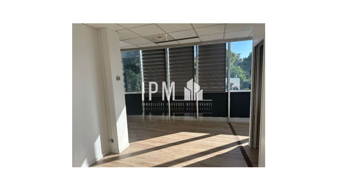 Bureau 35m² R+1 à louer Bonneveine 13008