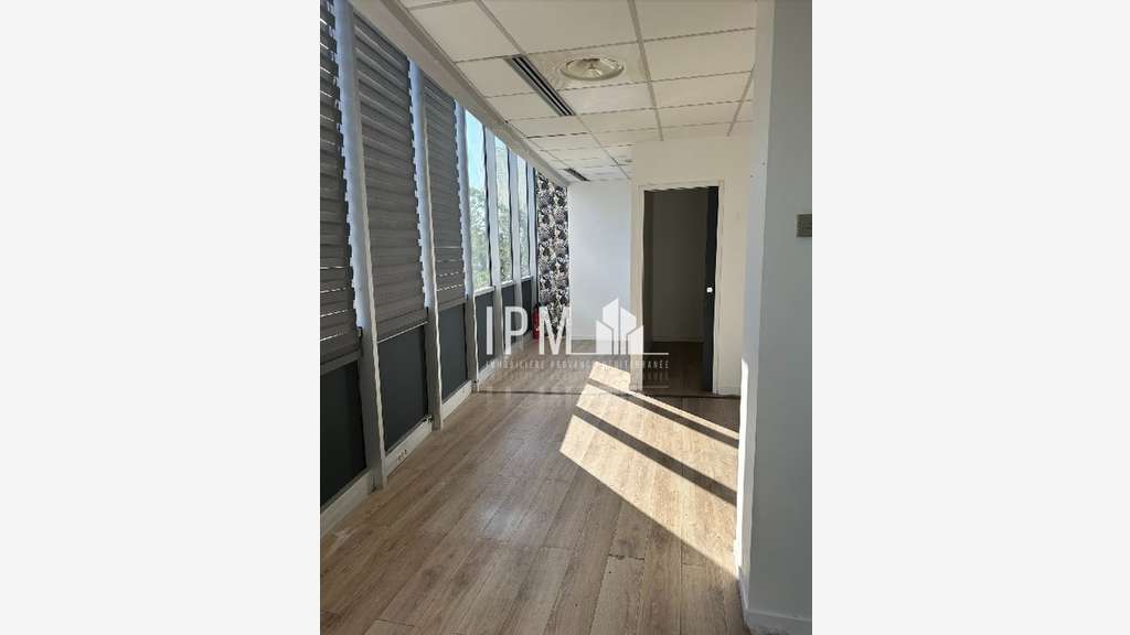 Bureau 35m² R+1 à louer Bonneveine 13008