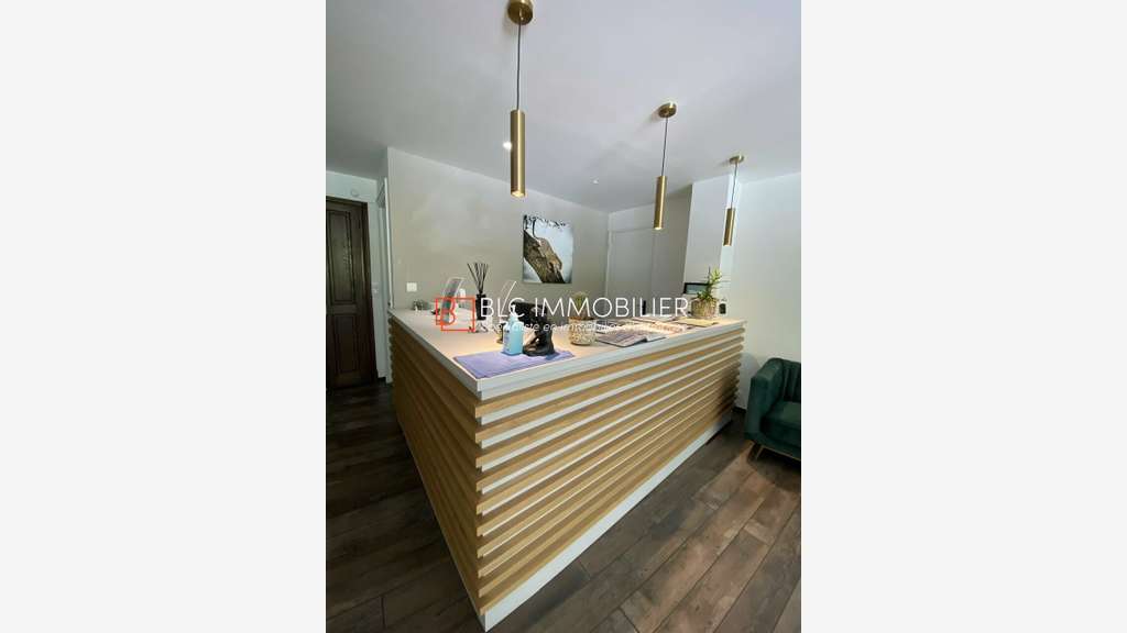 Bureaux à louer 107m² rond point du Prado 13008