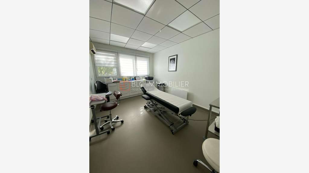 Bureaux à louer 107m² rond point du Prado 13008
