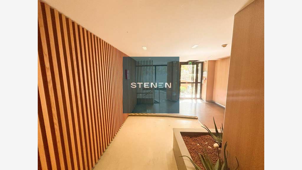 Loue bureaux lumineux 150m² R+1 à Marseille 13008
