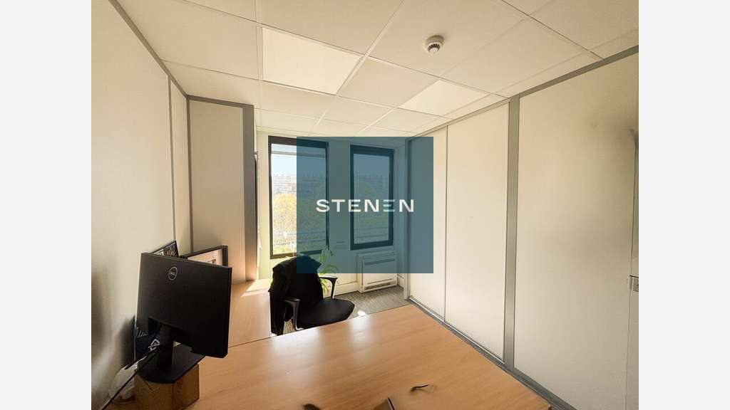 Loue bureaux lumineux 150m² R+1 à Marseille 13008