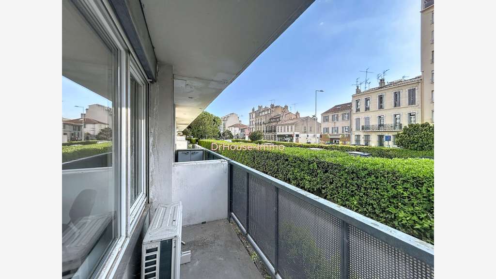 Location bureau 16m² empl stratégique Marseille 8e