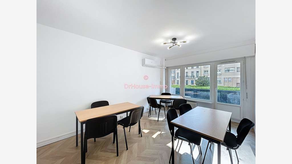 Location bureau 16m² empl stratégique Marseille 8e