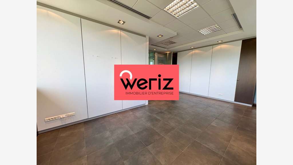 A louer bureaux de 400m² en R+1 à Marseille 13008