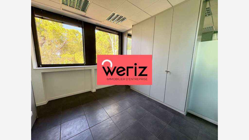 A louer bureaux de 400m² en R+1 à Marseille 13008
