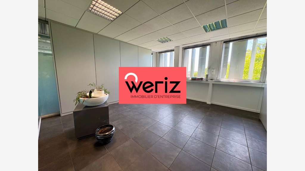 A louer bureaux de 400m² en R+1 à Marseille 13008