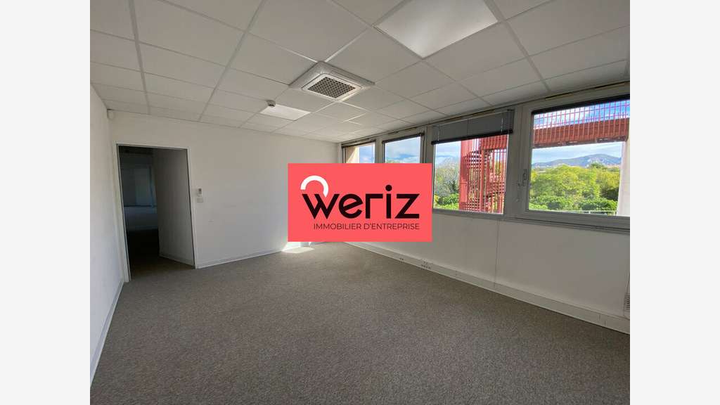 A louer bureaux 567m² à Marseille av. de Hambourg