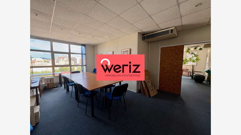 A louer bureaux 374m² lumineux à Marseille 13008