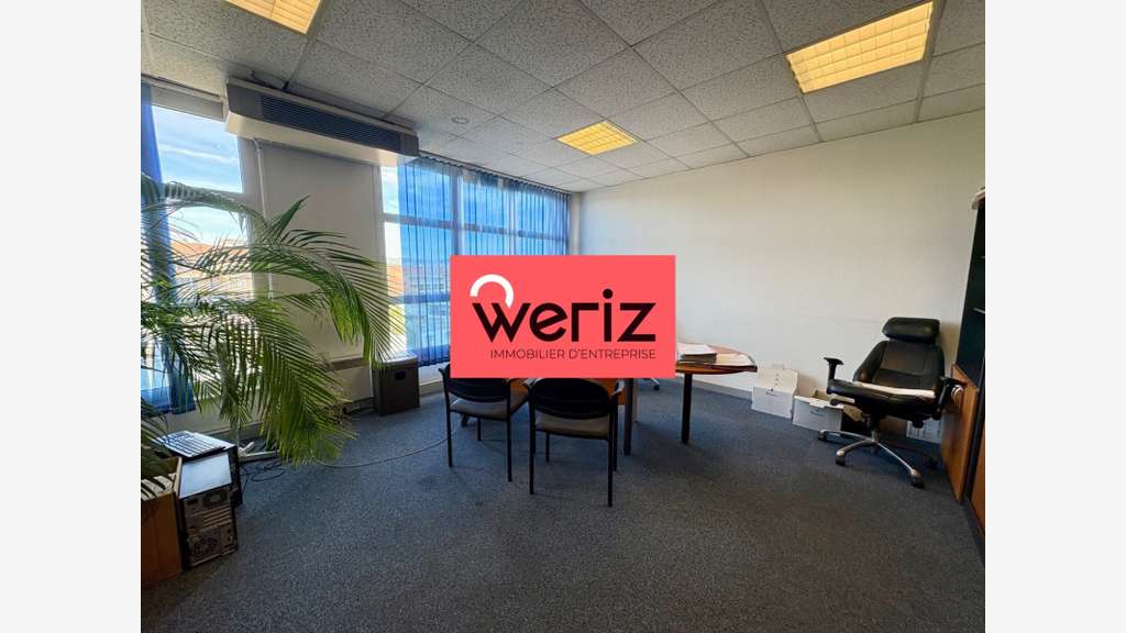 A louer bureaux 374m² lumineux à Marseille 13008
