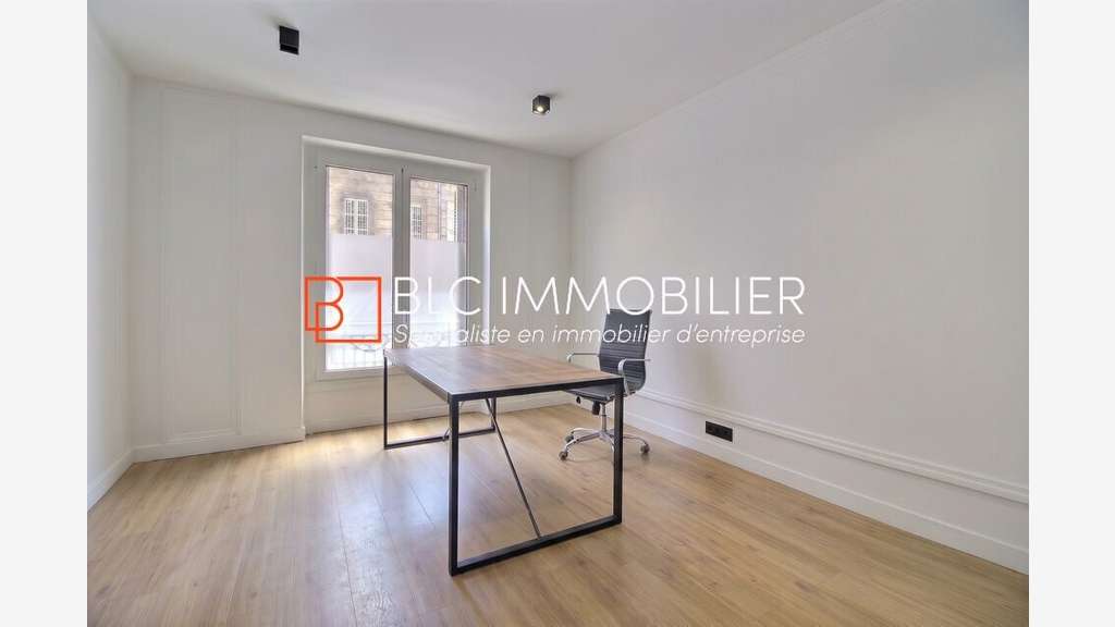 Bureaux à louer 95m2 13008 Marseille